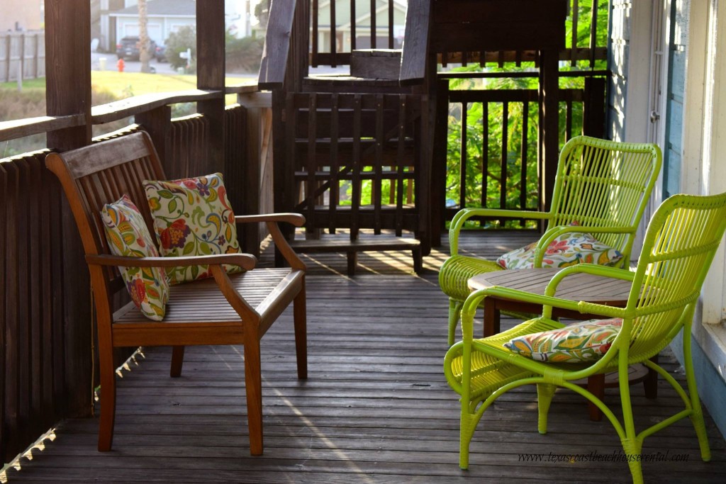 Vacation Rental Rooms - Porch in Port Aransas, TX